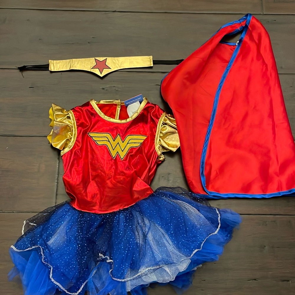 Toddler girl, wonder woman Halloween costume play Super Hero outfit